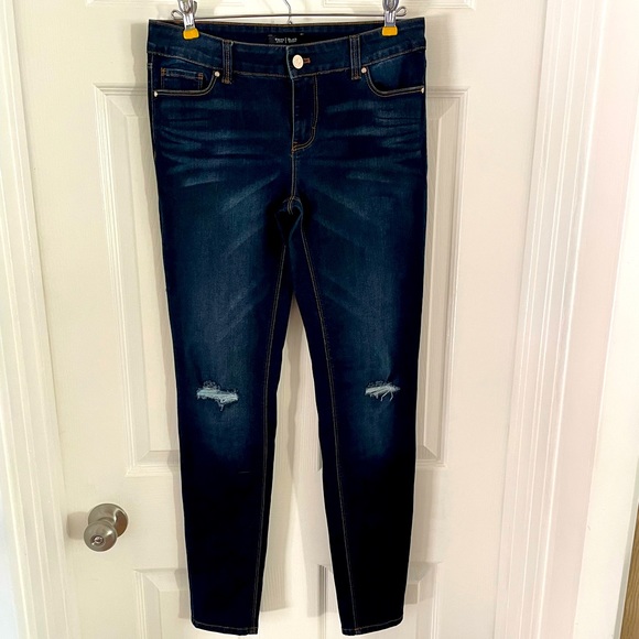 💥WHBM Skinny jeans. Size 2R💥 - Picture 1 of 7